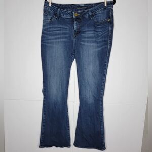 Rock & Republic Bootcut Jeans Rhinestone Wing Pockets Size 32